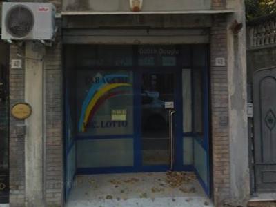 Locale commerciale in vendita